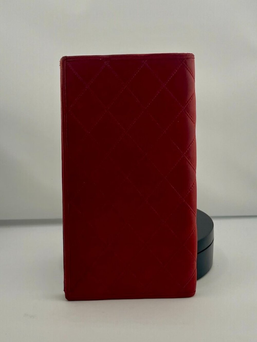 #R6 Vintage Chanel Bicolore Leather wallet in Red (New Retails $925 USD)